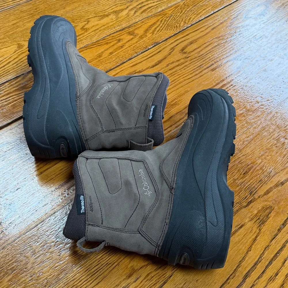 Columbia Canadian Crest zip close insulated men’s boots. Size 11.5.